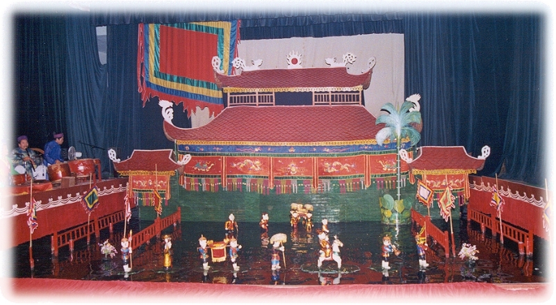 Water puppets, Hanoi Vietnam.jpg - Water puppets